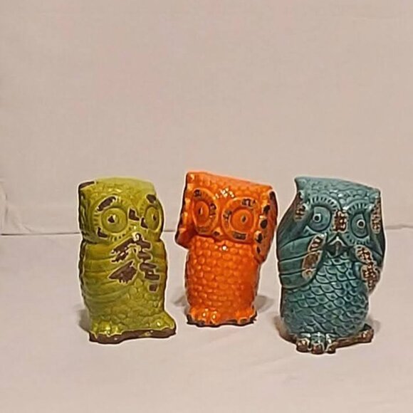 Group of Three Destressed Little Owl's Orange Blue & Green 61/2" Tall - Picture 4 of 12